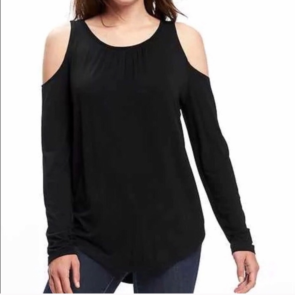 NWOT Cold shoulder top